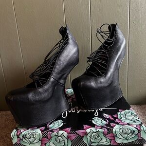 Taylor Says Calavera Black Platform Wedge Shoes